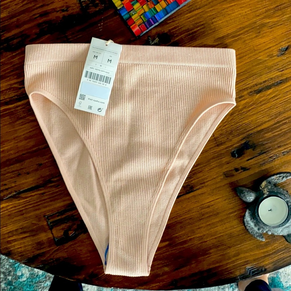 Free/Brazilian high waist briefs